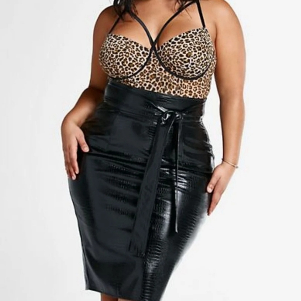 Faux leather pencil skirt